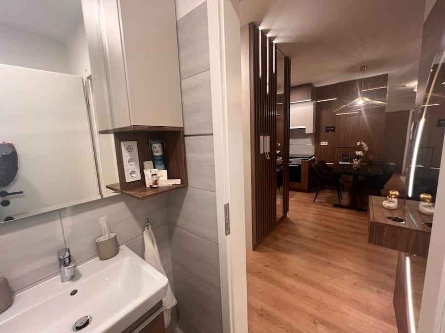 Karzo Lk 208 Apartment *